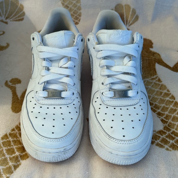 Nike Air Force One - 07 Low - All White - 25th Anniversary Edition - Size 4Y - Picture 3 of 9